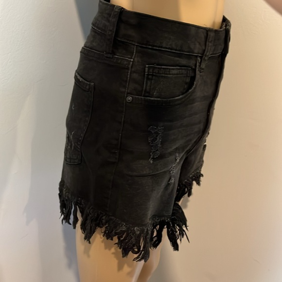 Shorts - Picture 2 of 3